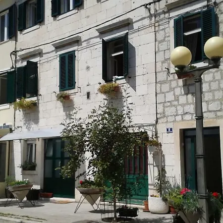 Nina Riva Apartment *