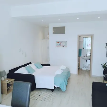 Nina Riva Apartment Kastela